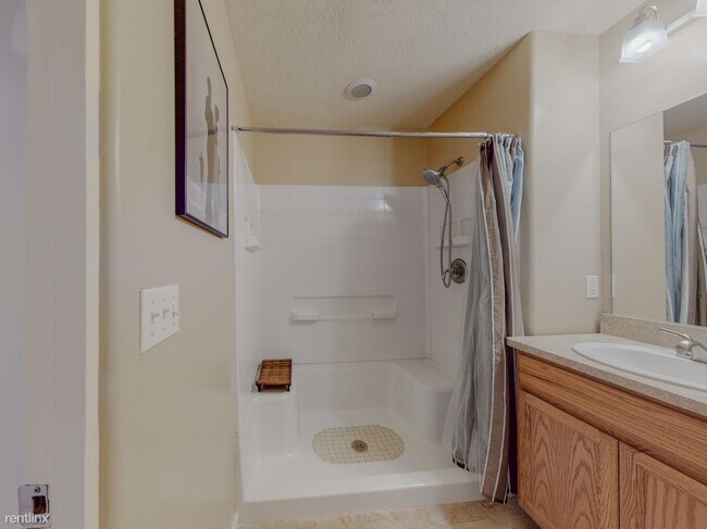 Building Photo - 2 br, 2 bath Condo - 500 Rodeo Rd Apt 520