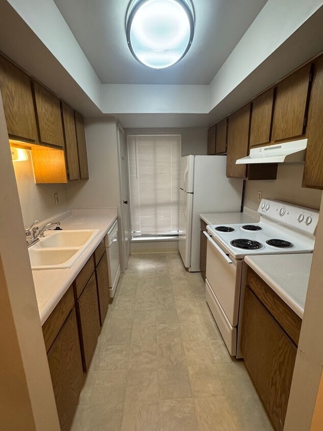 Primary Photo - Spacious 2-Bedroom, 1.5-Bath Condo in Bear...