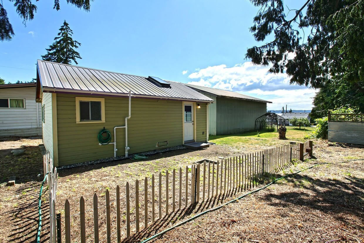 Primary Photo - Cozy Cabin on Camano!~