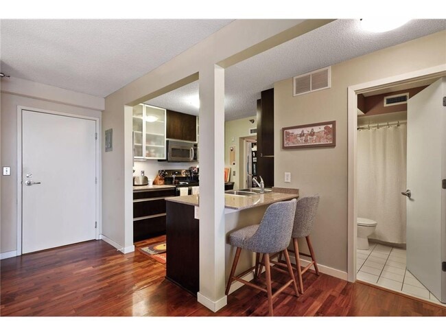 Building Photo - 48 Groveland Terrace
