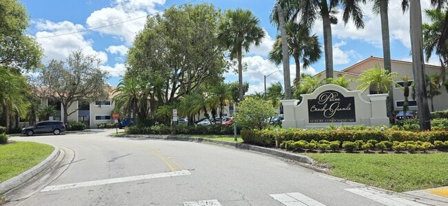 Building Photo - 1513 Lake Crystal Dr