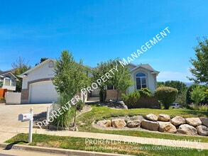 Building Photo - 2274 N 10 W