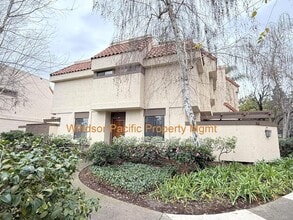 Building Photo - 559 Pimlico Ct