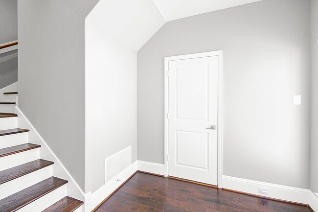 Foto del edificio - 411 N Nagle St