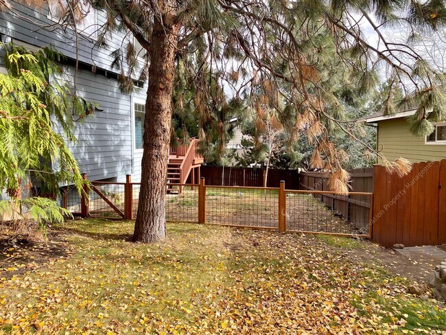 Building Photo - Light-Filled Awbrey Butte Retreat
