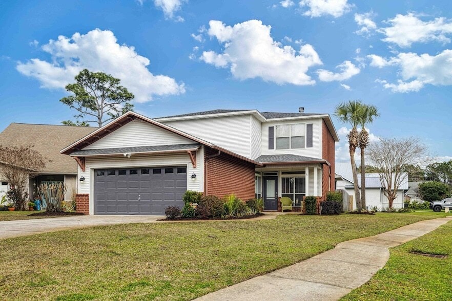 Primary Photo - 31 Corte Lago