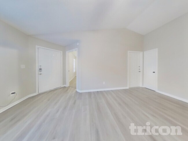 Building Photo - 3147 Boynton Dr