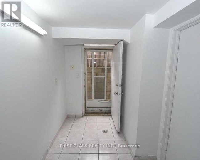 Building Photo - 1050 Woodbine Ave