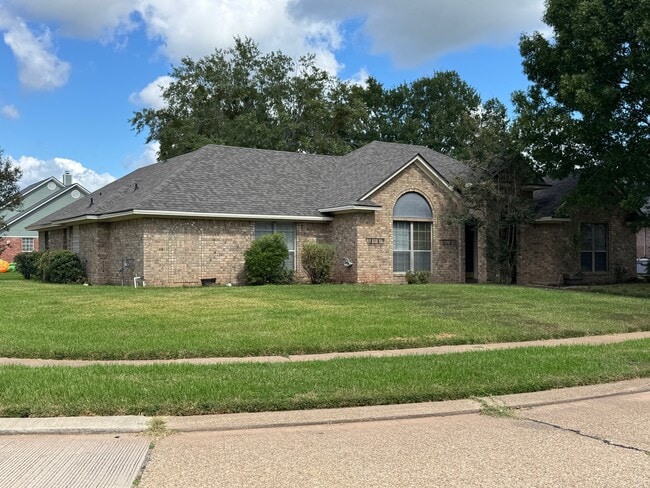 Building Photo - 1601 S Lexington Dr