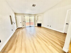 Building Photo - 4730 E Craig Rd