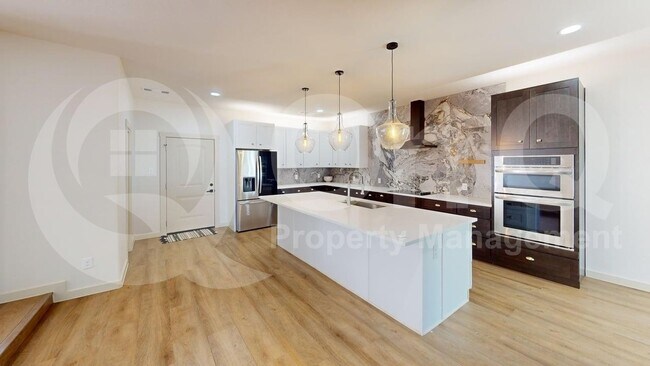 Building Photo - 2517 Canterbury Ct