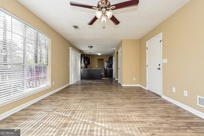 Foto del edificio - 1341 Birdsong Ln