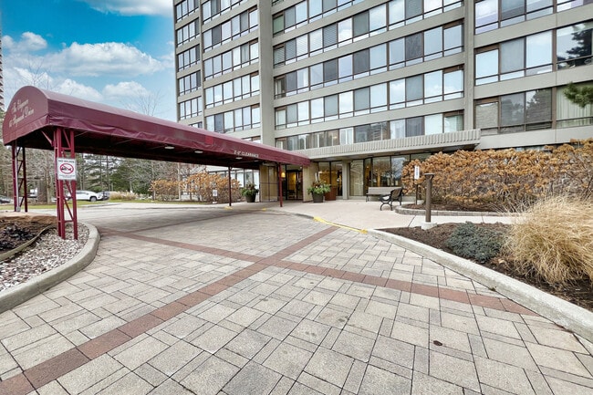 Building Photo - 65 Skymark Dr