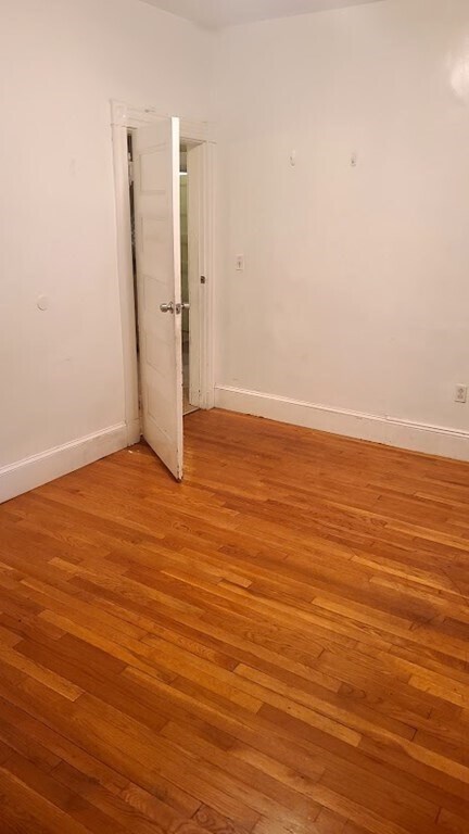 Foto del edificio - 12 East St