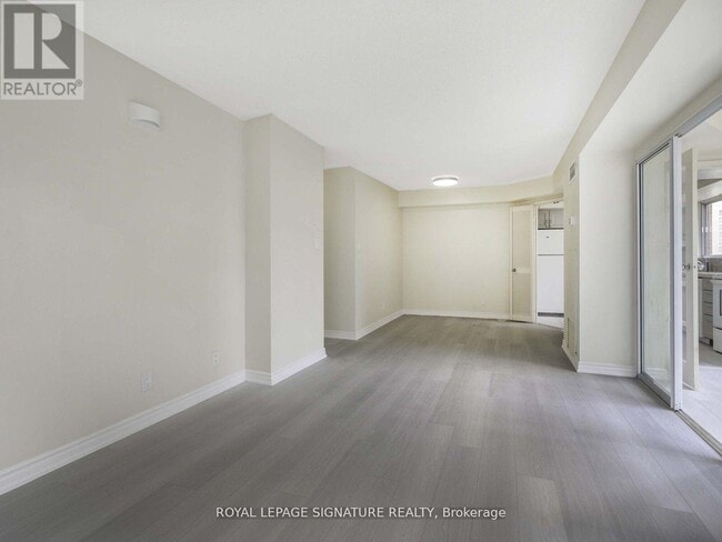 Building Photo - 44 Gerrard St W