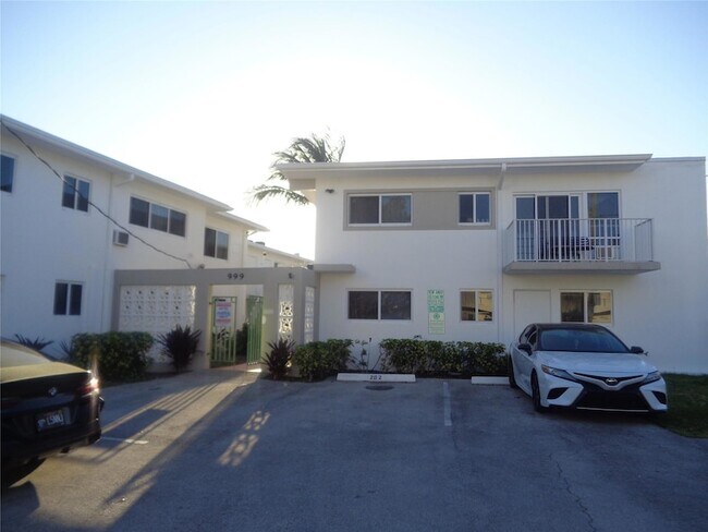 Photo - 999 S Riverside Dr Apartment