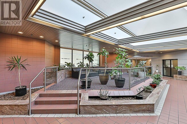 Building Photo - 160-1160 Alton Towers Cir