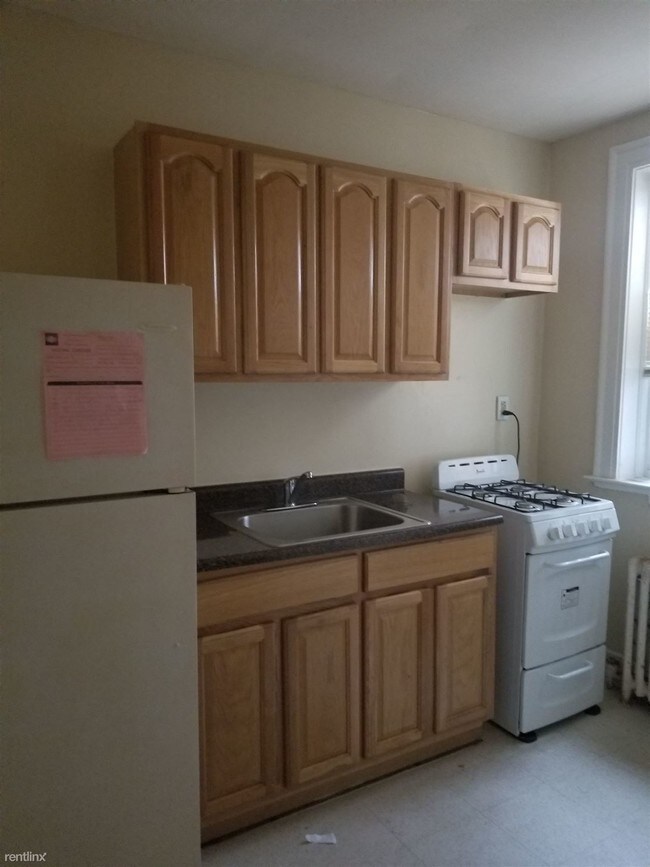Foto del edificio - 1 br, 1 bath  - 34 Hotchkiss St c3