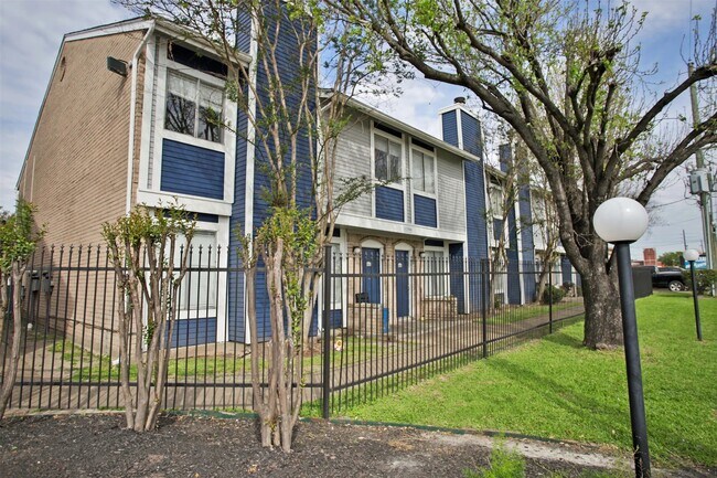 Building Photo - 2700 S Dairy Ashford Rd