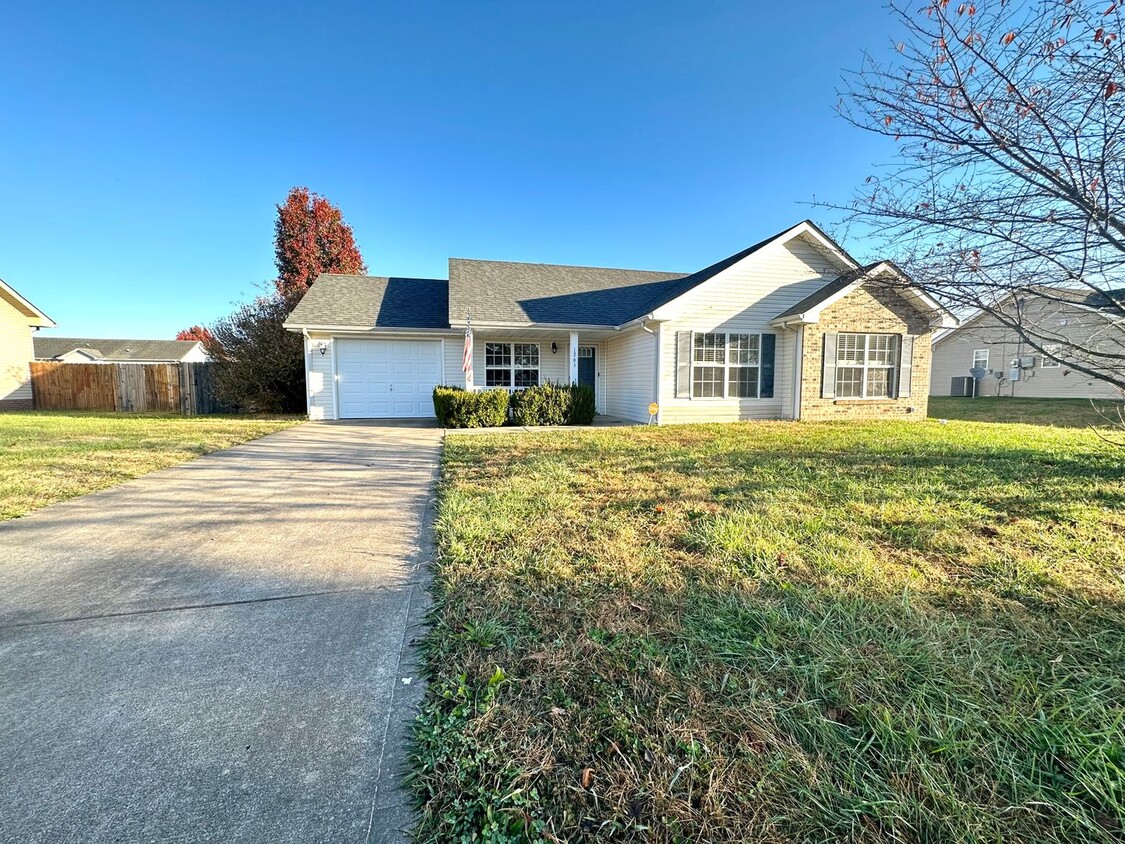 Primary Photo - Fenced Backyard--Move-In Special: First mo...