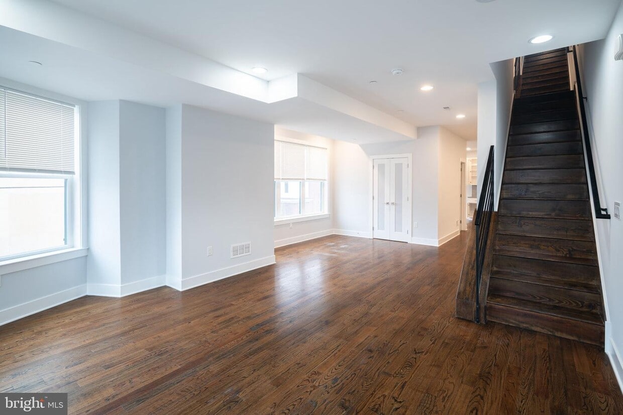 Primary Photo - 1241 S 24th St