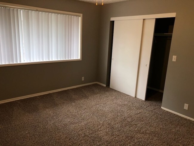 Foto del edificio - Newly Renovated Town Home