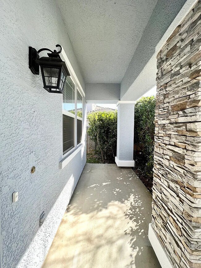 Foto del edificio - Stunning 4 bedroom 2 bathroom home in Linc...