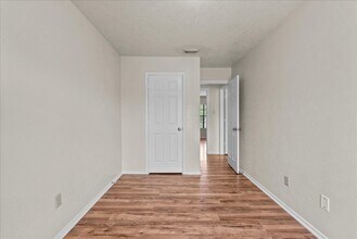 Building Photo - 430 Redway Ln