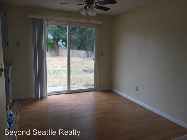 Foto del edificio - 10414-10416 93rd St Ct SW