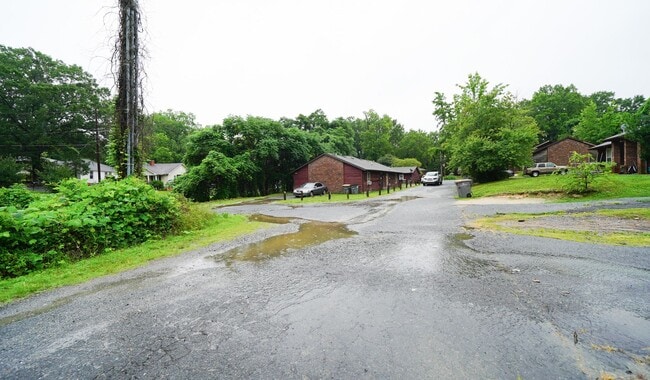 Building Photo - Duplex 2 bedroom, 1 bath near Downtown Kan...