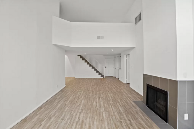 Building Photo - 11711 Ohio Ave Los Angeles, CA 90025