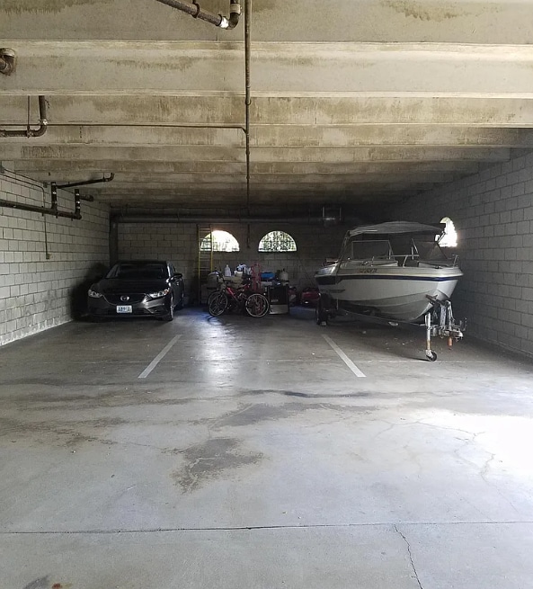 Building Photo - 2080 Hornblend St