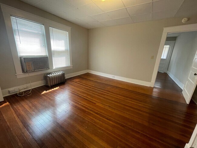Foto del edificio - 612 Guilford Ave