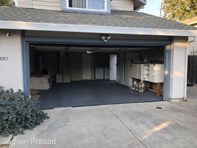 Building Photo - 2 br, 1.5 bath House - 1083 Millet Way