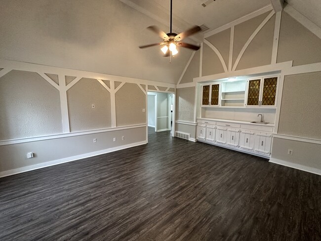 Building Photo - 4118 Friendship Ln