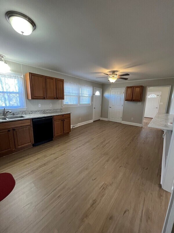 Foto del edificio - 2920 Austin Chaney Rd