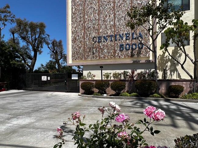 Foto del edificio - 5000 S Centinela Ave