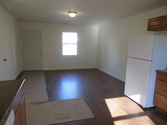 Building Photo - 1200 Cherry Ave