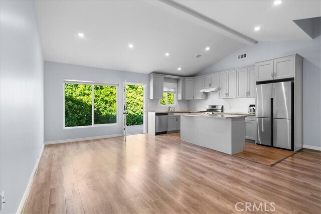 Foto del edificio - 24446 Martha St