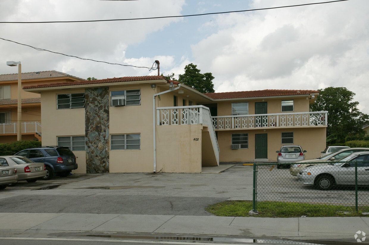 Building Photo - 402 NW 57th Ave