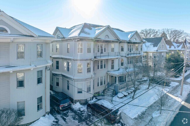 Building Photo - 226 Clifton St