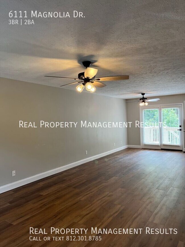 Foto del edificio - 6111 Magnolia Dr.-