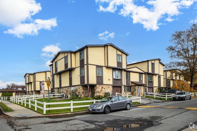 Building Photo - Parkview Estates