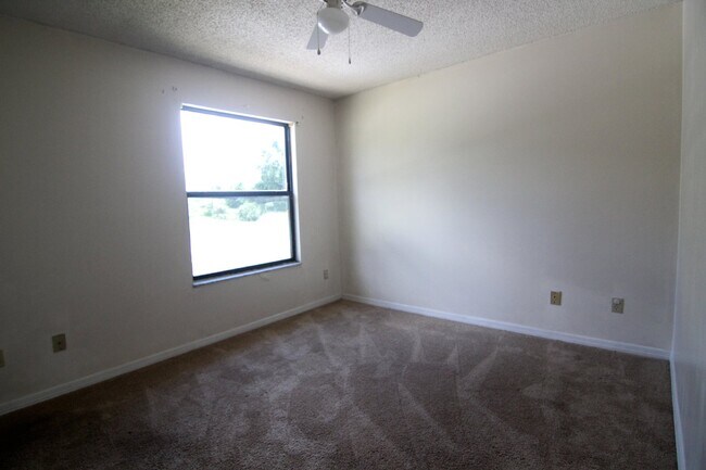 Building Photo - Home available now!