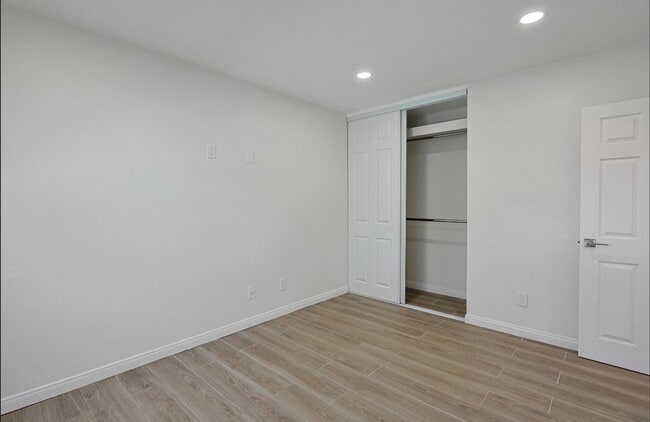Building Photo - 143 Buccaneer Dr
