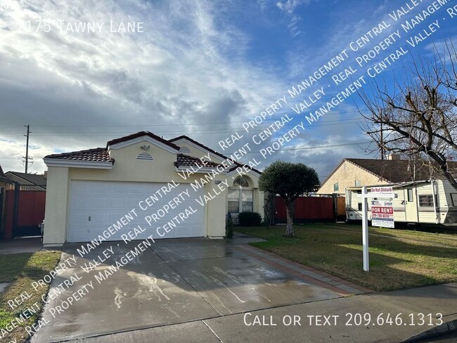 Foto del edificio - Turlock 4 Bedroom 2 Bath Home with RV Parking