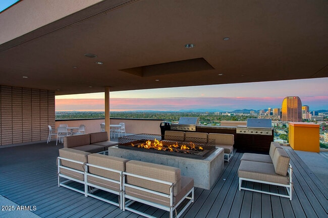 Foto del edificio - 200 W Portland St