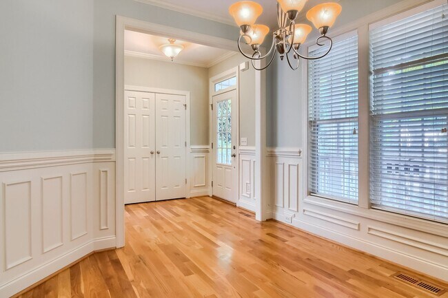 Building Photo - 4 Bedroom 2.5 bath single family home in H...