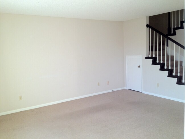Foto del edificio - Townhome *LEASING SPECIAL AVAILABLE*