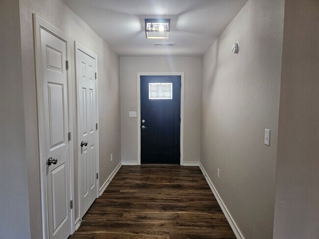 Foto del edificio - Beautiful 3 Bed 2 Bath Home on 2.5 Acres f...